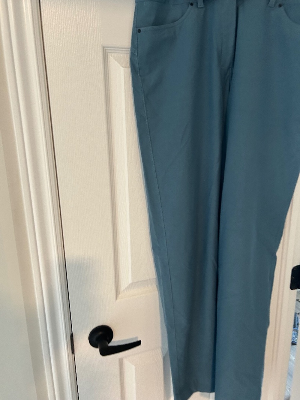 Lululemon Trouser (Tag attached ) sells for $148.